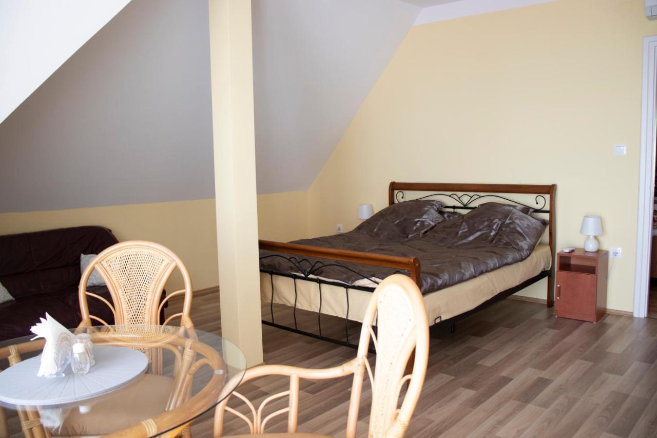 Gyoengyoem Apartman 巴拉顿诺尔马迪 外观 照片